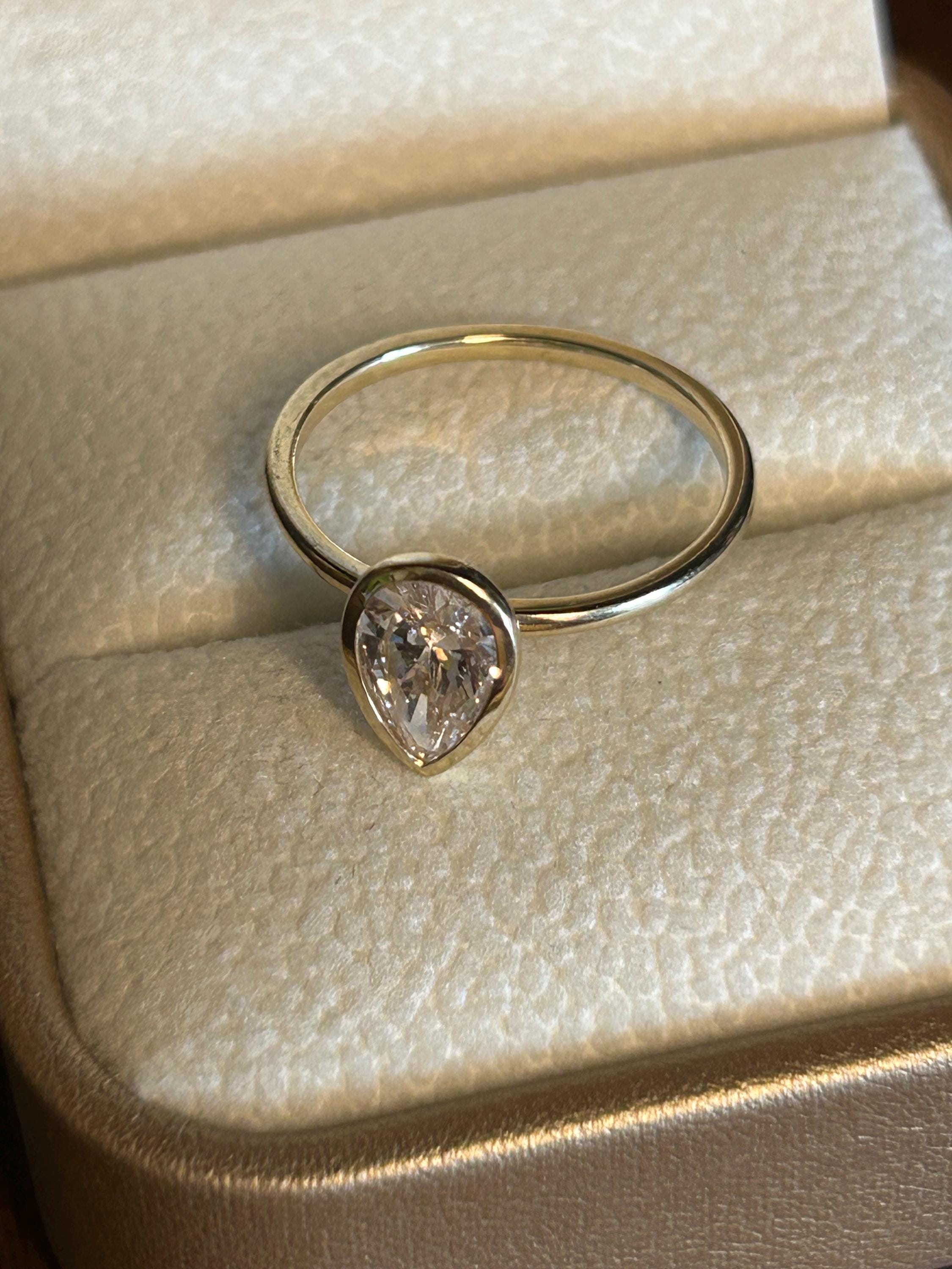 1.08 CT Pear Lab Diamond Ring,  Faint Pinkish-Brown.