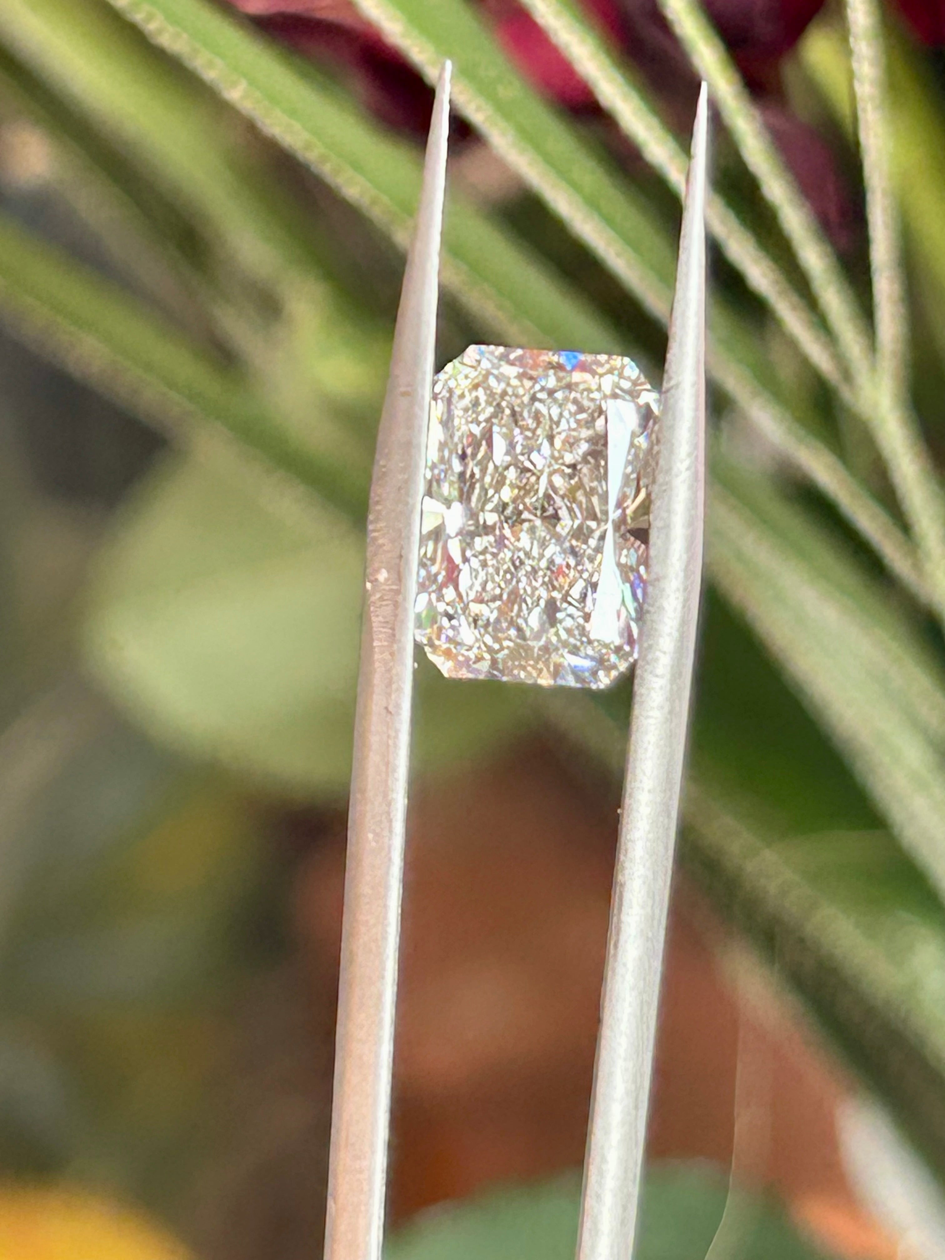 4.17ct H VS2 Cut-Corner Rectangular Modified Brilliant Lab-Grown Diamond