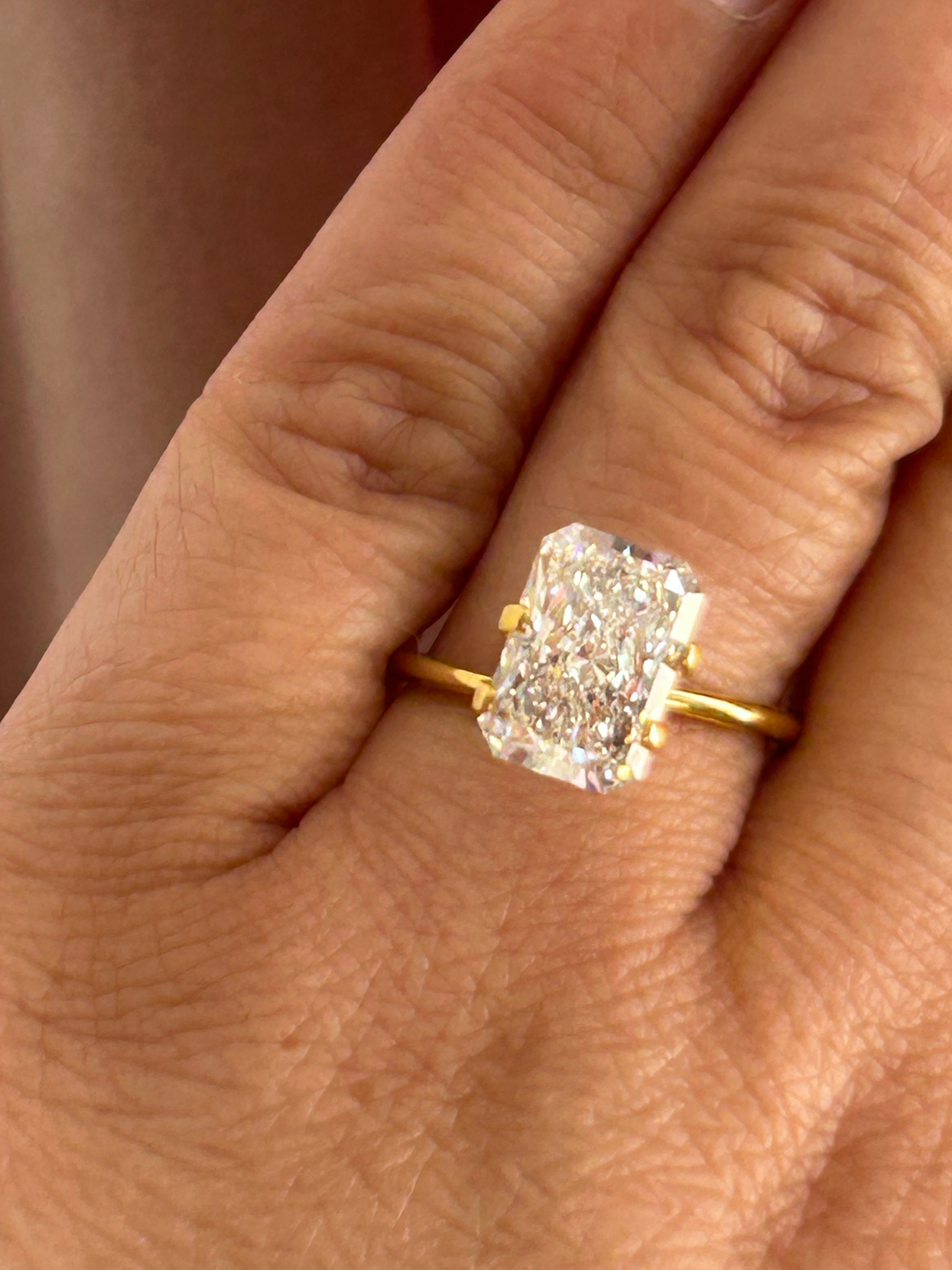 4.17ct H VS2 Cut-Corner Rectangular Modified Brilliant Lab-Grown Diamond