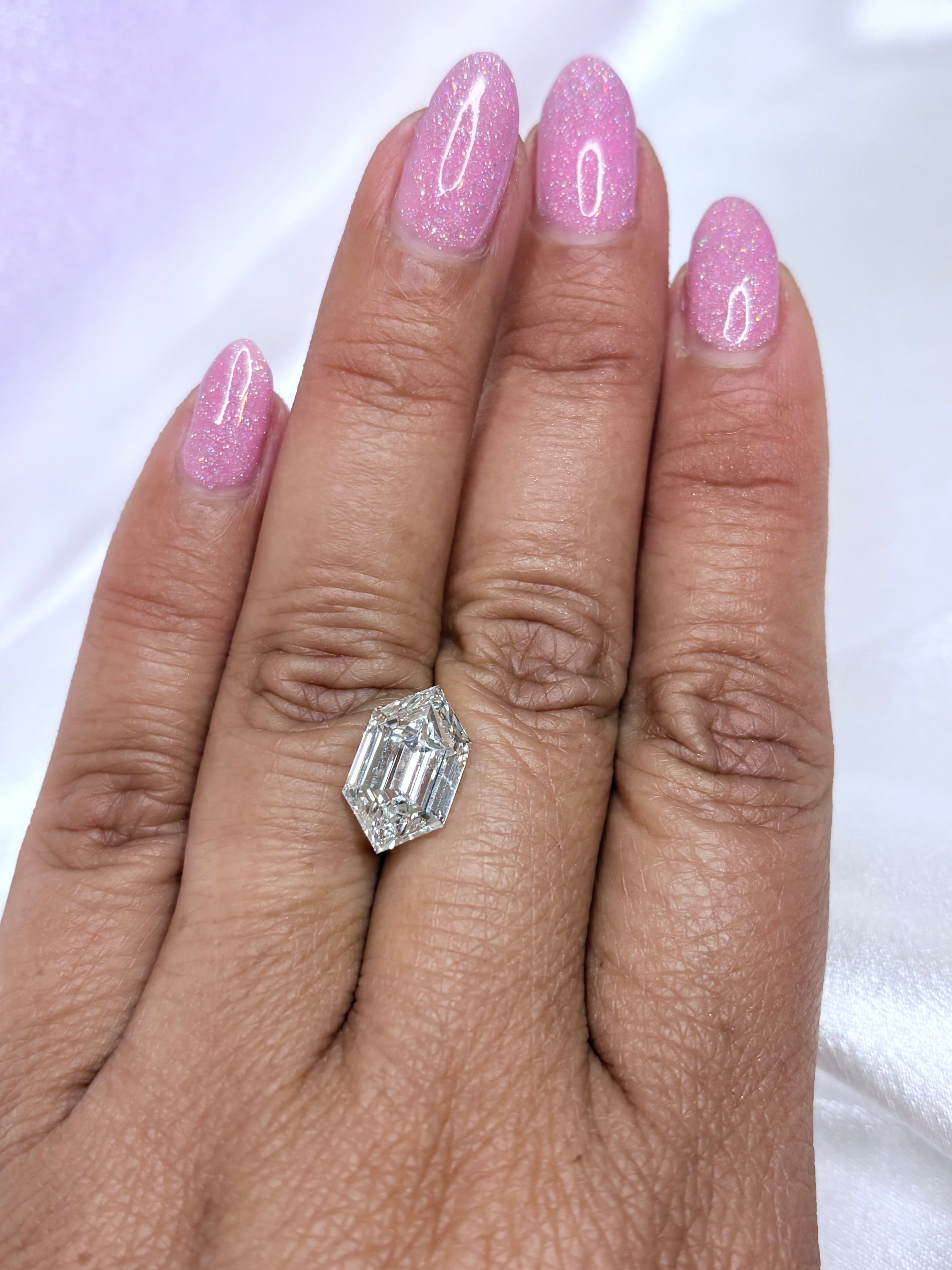 4.34 CT Hexagonal Step Cut Lab Grown Diamond – F Color, VVS2 Clarity | IGI Certified