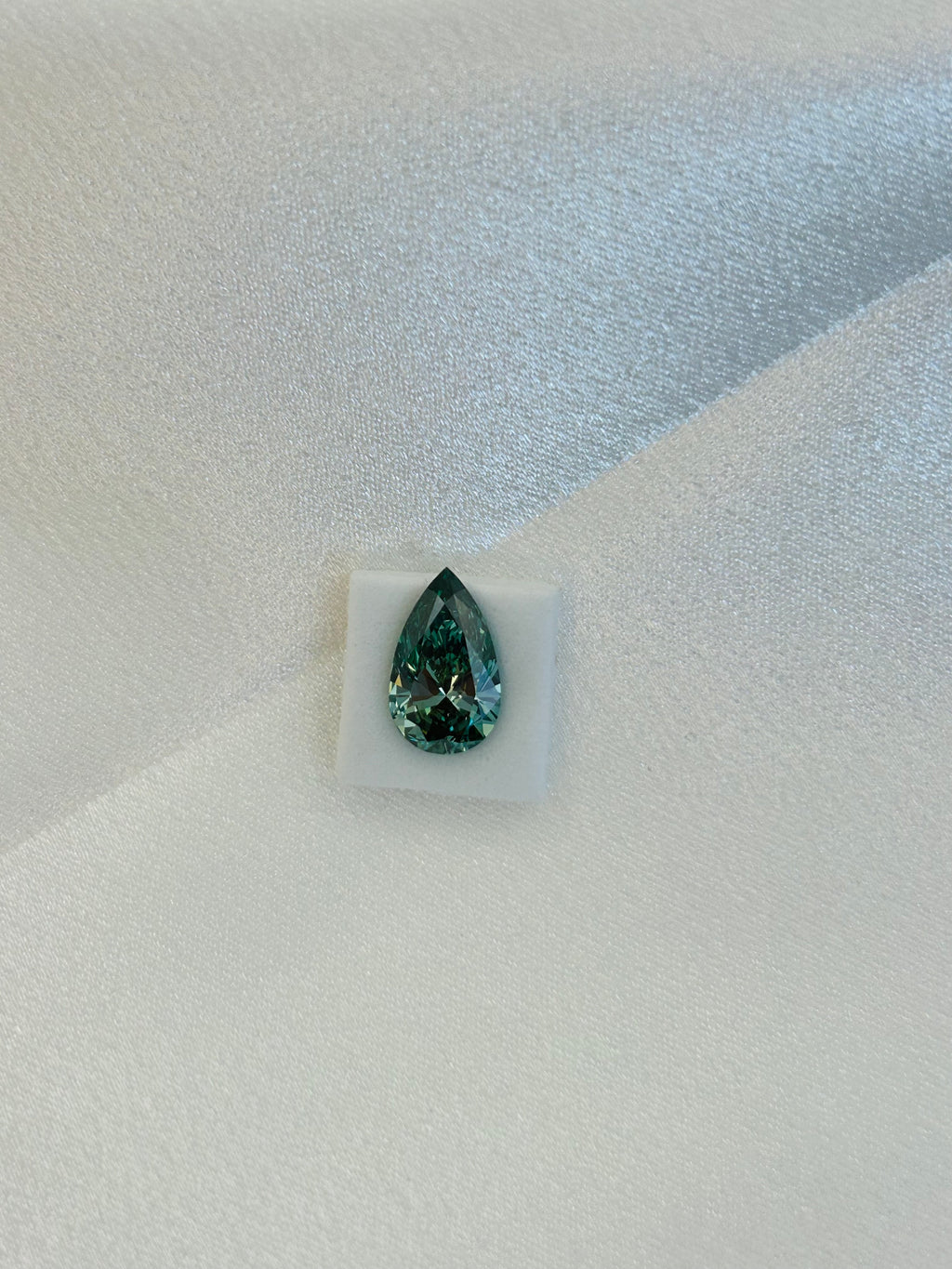 3.02 CT Fancy Vivid Green Pear Lab-Grown Diamond | IGI Certified