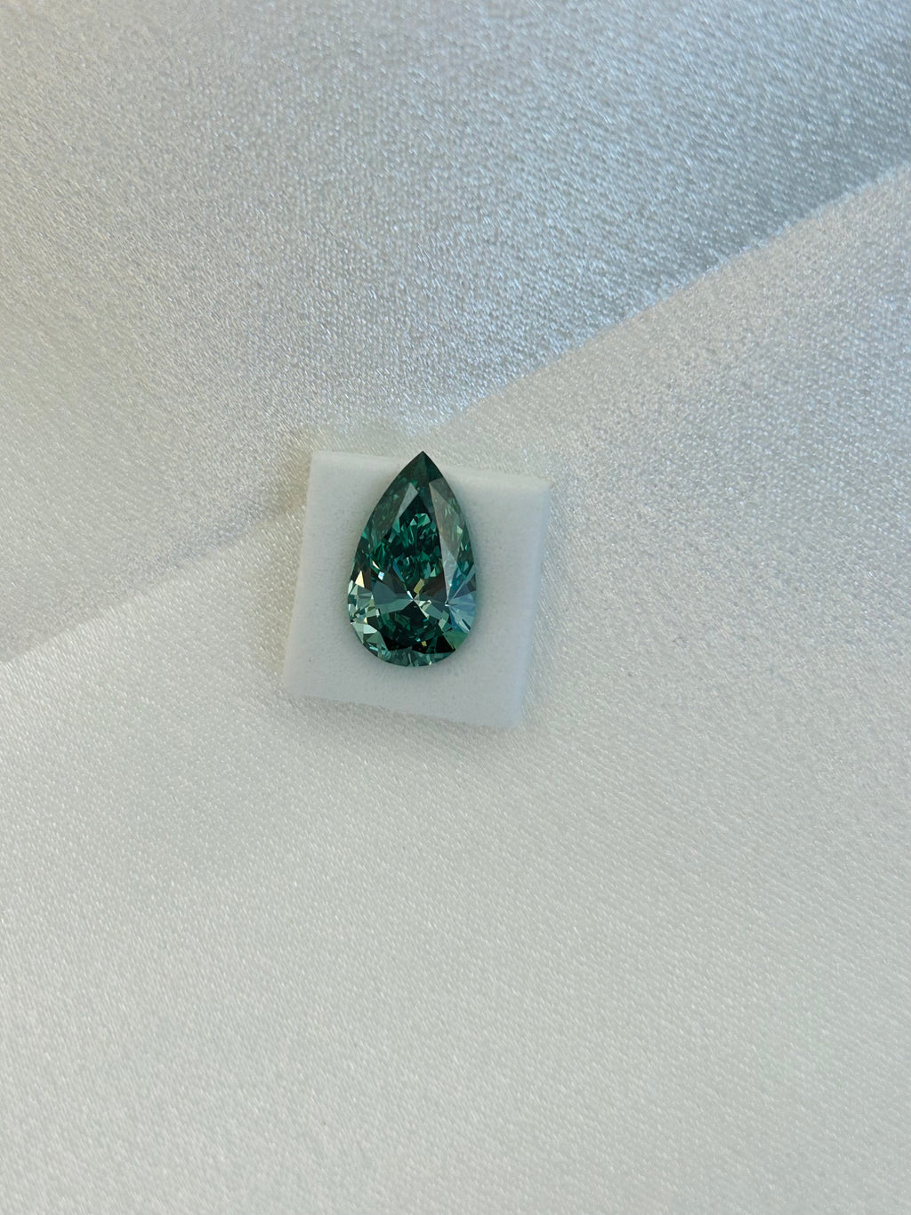 3.02 CT Fancy Vivid Green Pear Lab-Grown Diamond | IGI Certified