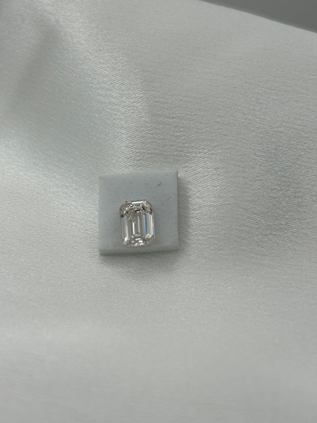 3.02 CT Emerald Cut Lab-Grown Diamond L VS1, IGI Certified