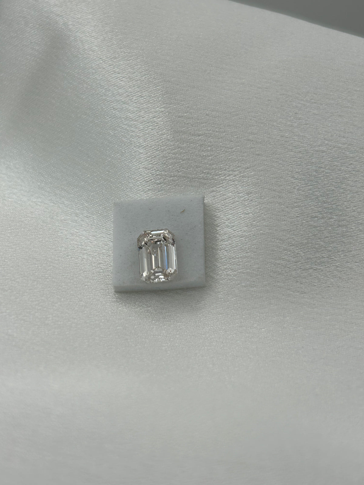 3.02 CT Emerald Cut Lab-Grown Diamond L VS1, IGI Certified