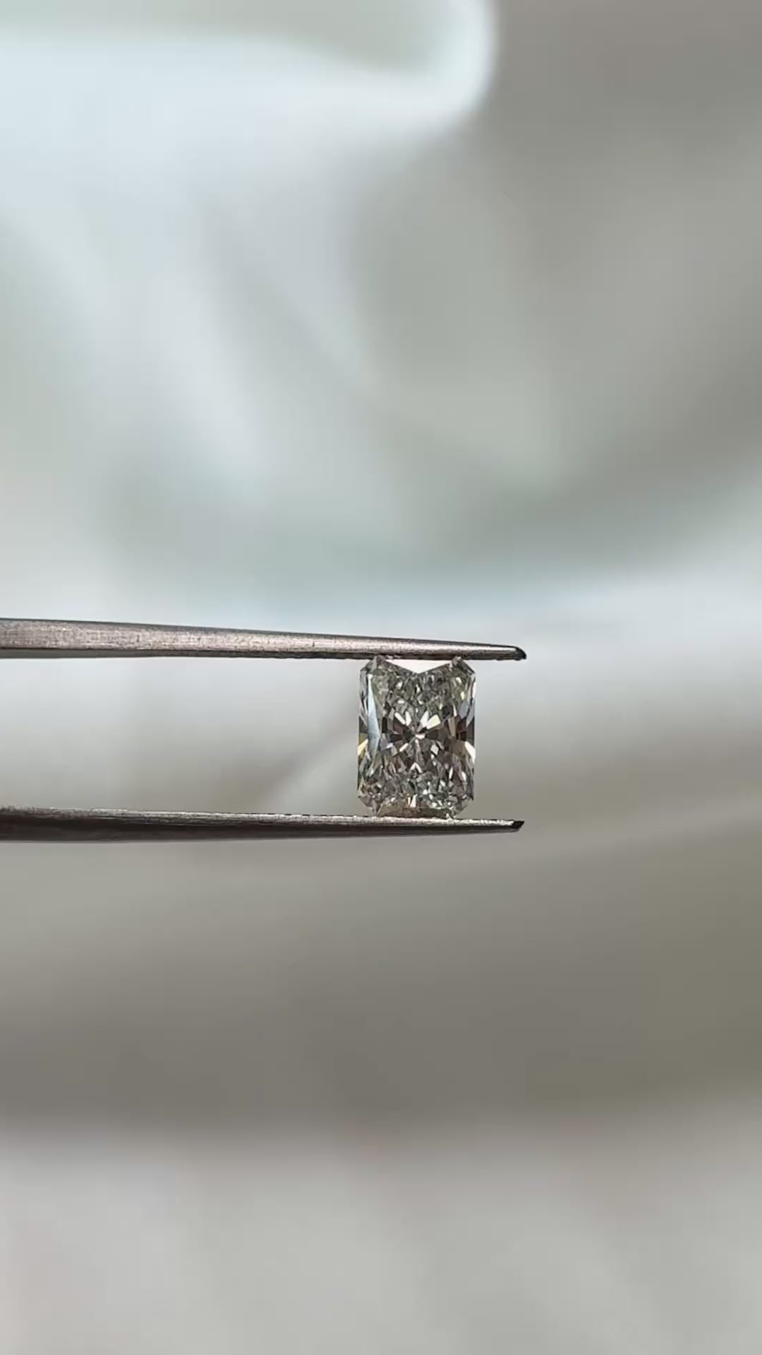 1.53 CT Radiant Cut Lab Grown Diamond – D Color, VS1 Clarity | IGI Certified