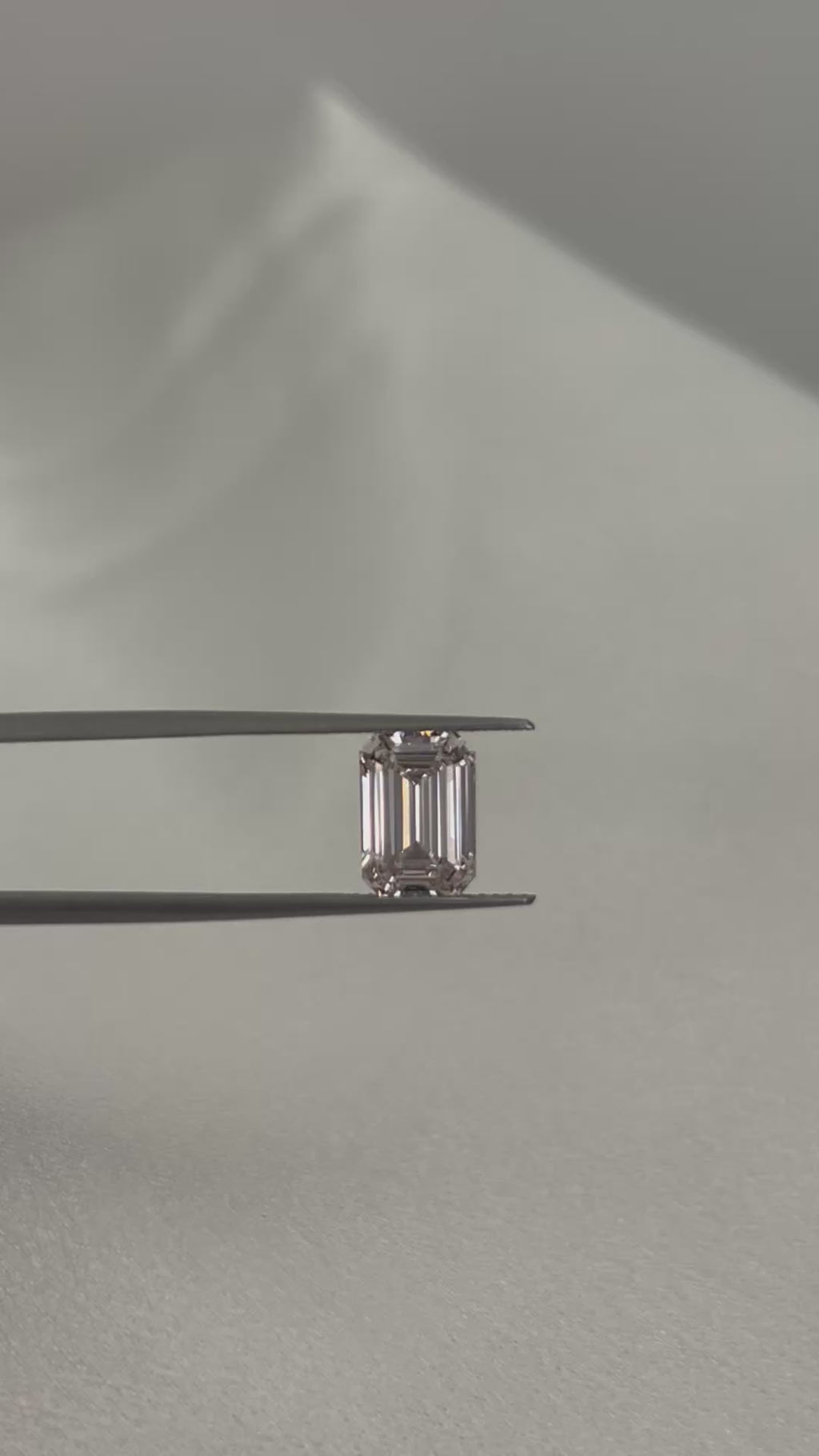 3.02 CT Emerald Cut Lab-Grown Diamond L VS1, IGI Certified