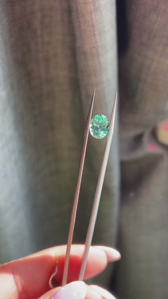 Green Lab Sapphire 3.3 ct Oval Cut 8x10mm – Vivid Mint Teal Sparkle